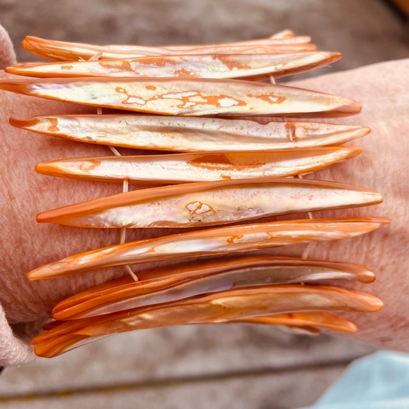 Mother of Pearl Bracelet - Picture 2 of 3